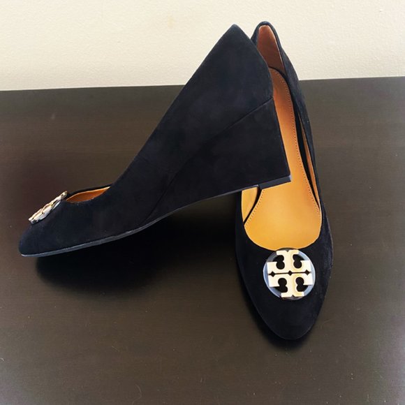 NWT Tory Burch Wedges Suede Black Shoes T Logo 8.5 - Picture 2 of 4